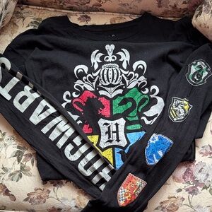 Warner Bros. Black Hogwarts Crest Long Sleeve Shirt